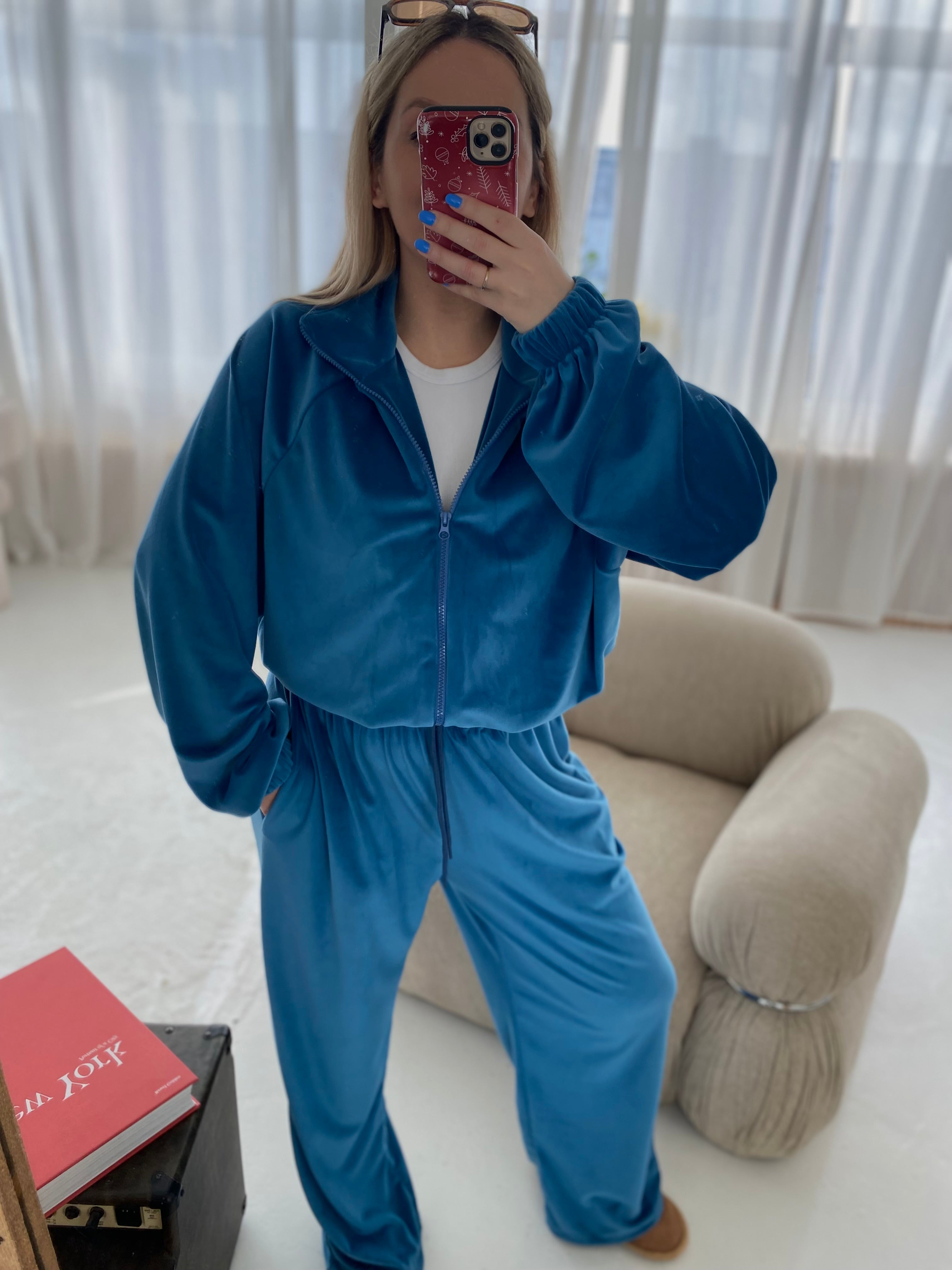 Elektrinės spalvos veliūrinis laisvalaikio komplektas „Deep Blue Velvet Comfort Set“