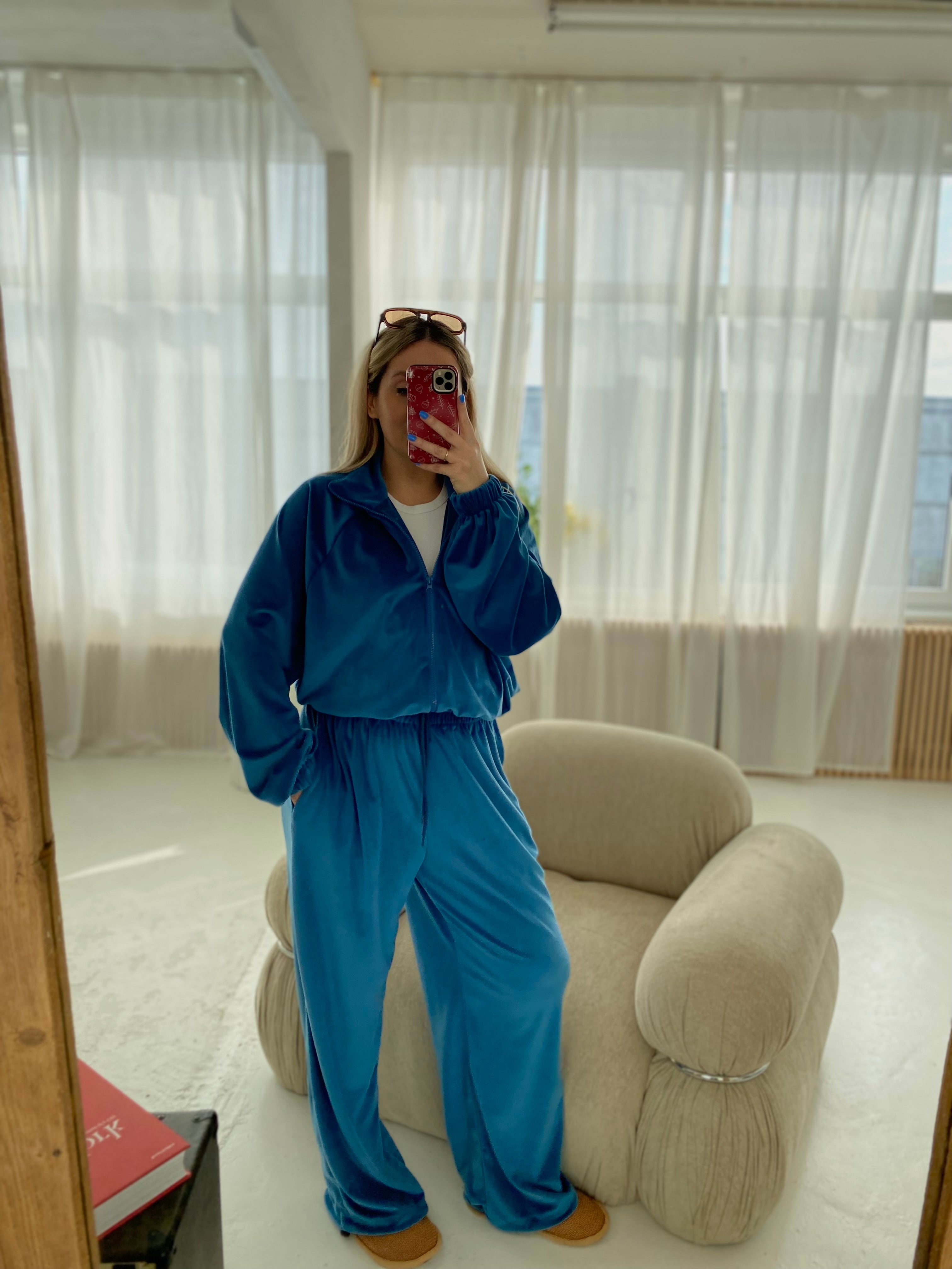Elektrinės spalvos veliūrinis laisvalaikio komplektas „Deep Blue Velvet Comfort Set“