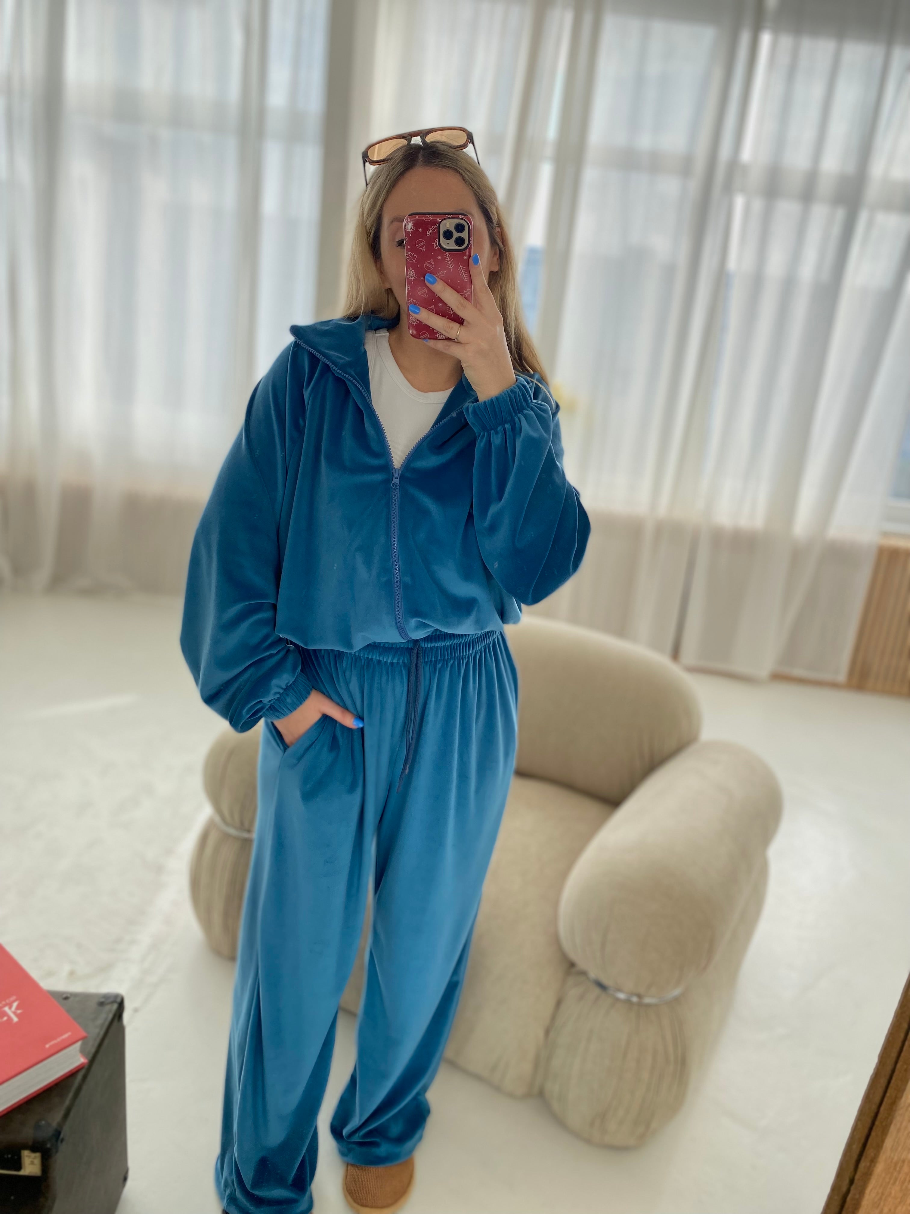 Elektrinės spalvos veliūrinis laisvalaikio komplektas „Deep Blue Velvet Comfort Set“