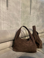 Ruda verstos odos rankinė „Marlow Suede Hobo“