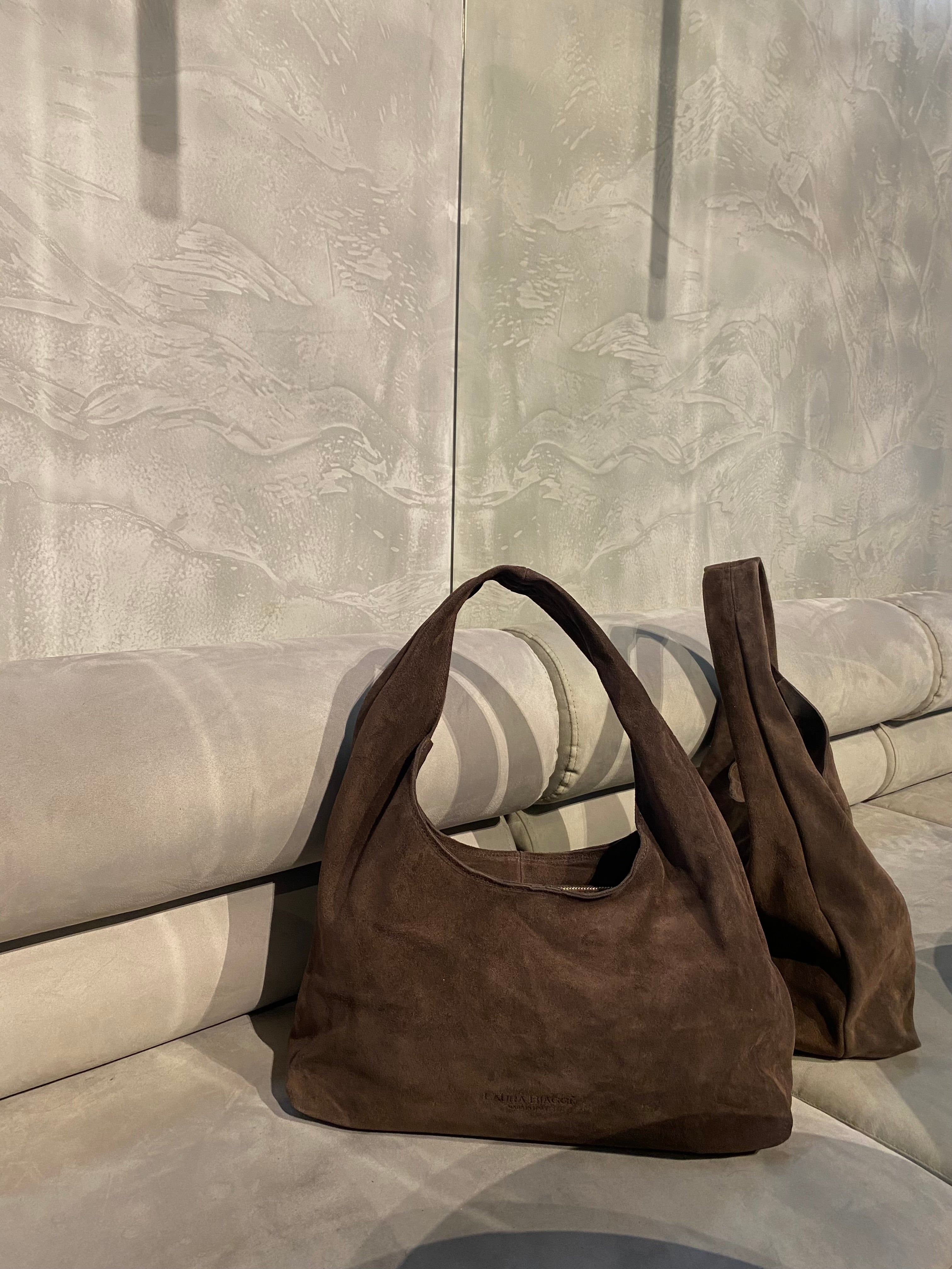 Ruda verstos odos rankinė „Marlow Suede Hobo“