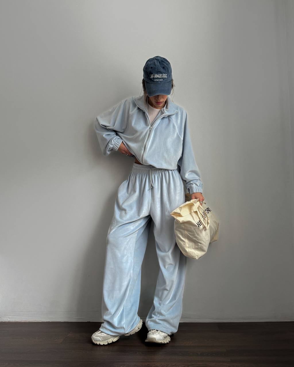 Žydras veliūrinis laisvalaikio komplektas „Sky Blue Velvet Comfort Set“