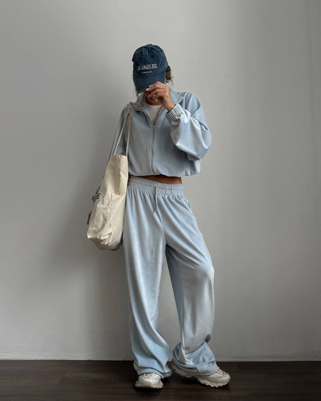 Žydras veliūrinis laisvalaikio komplektas „Sky Blue Velvet Comfort Set“